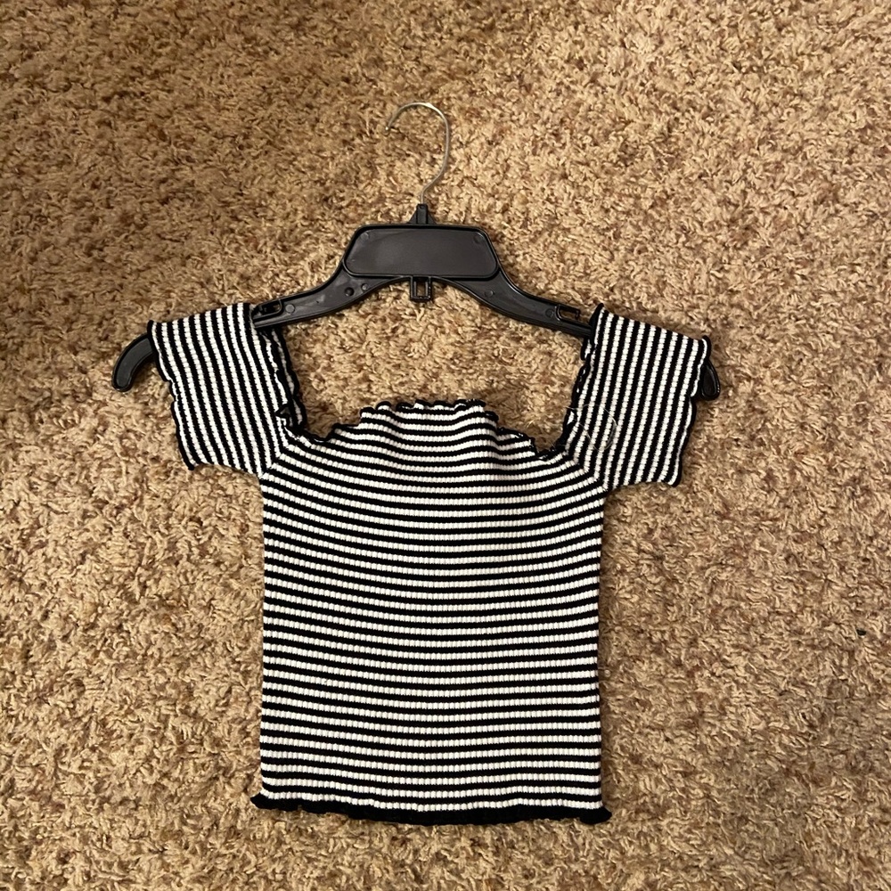 Active USA Off the Shoulder Crop Top
